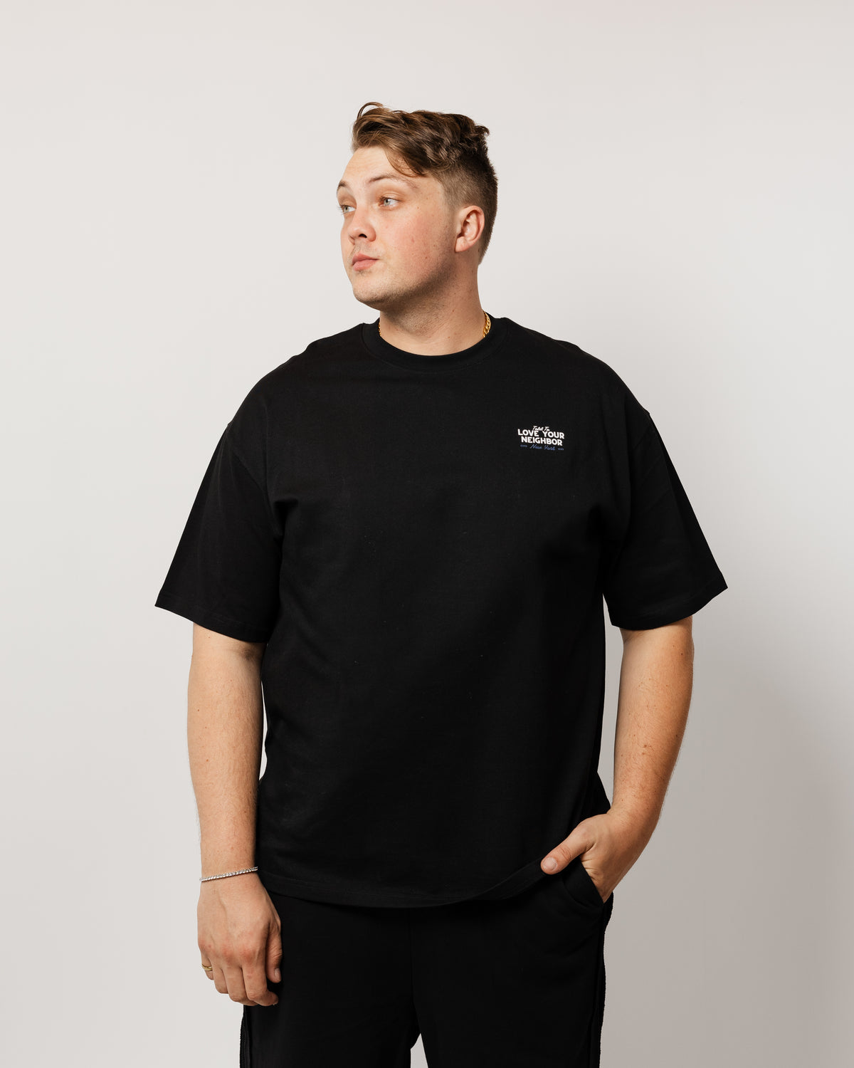 HEAVYWEIGHT LOVE YOUR NEIGHBOR T-SHIRT BLACK